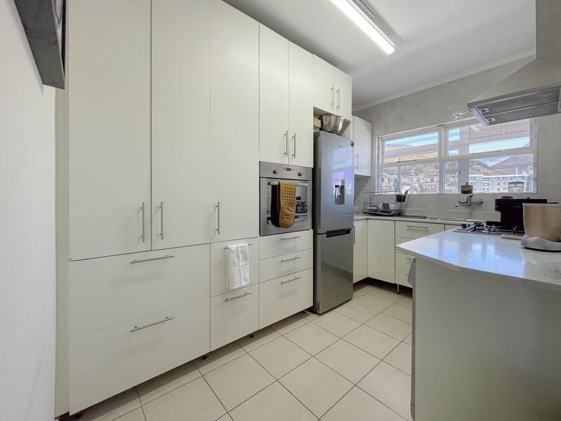 2 Bedroom Property for Sale in Mouille Point Western Cape